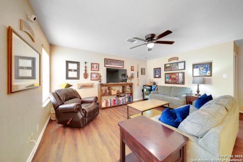10315 Red Iron Creek Converse TX 78109