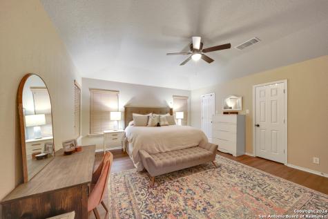 10315 Red Iron Creek Converse TX 78109