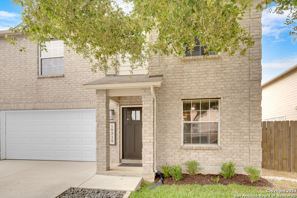 10315 Red Iron Creek Converse TX 78109