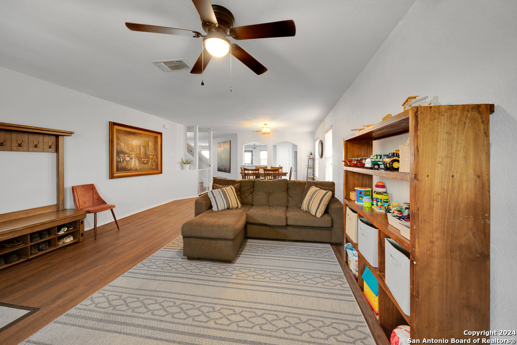 10315 Red Iron Creek Converse TX 78109