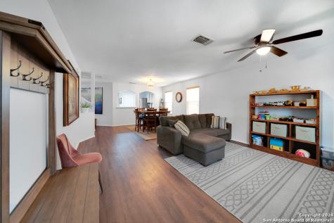 10315 Red Iron Creek Converse TX 78109