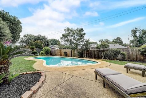 421 W Tanglewood Drive New Braunfels TX 78130