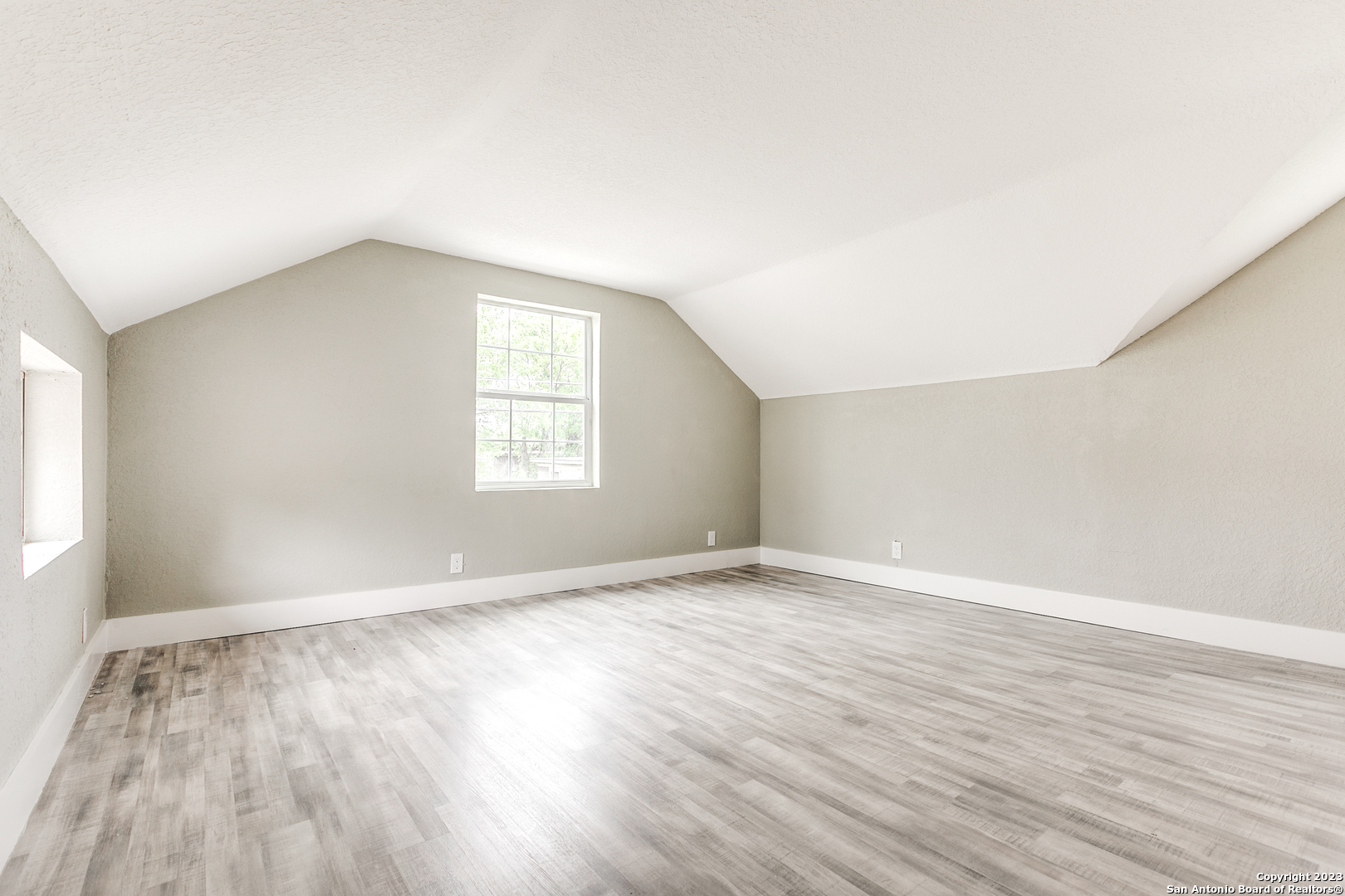 941 W Myrtle Street San Antonio TX 78212