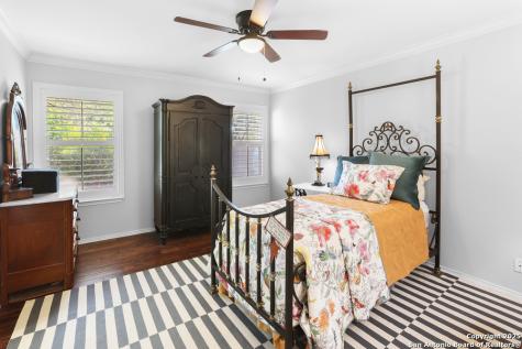 16 Pembroke Lane San Antonio TX 78240