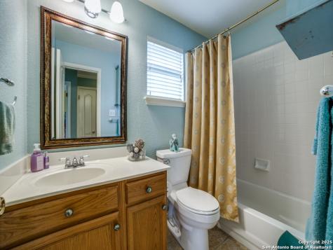 16 Pembroke Lane San Antonio TX 78240