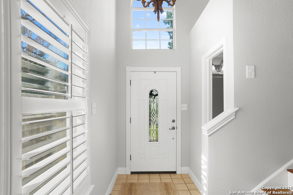 16 Pembroke Lane San Antonio TX 78240