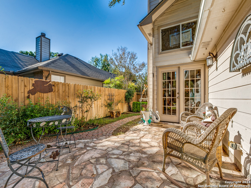 16 Pembroke Lane San Antonio TX 78240
