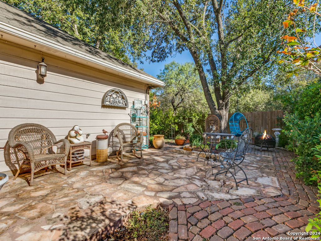 16 Pembroke Lane San Antonio TX 78240