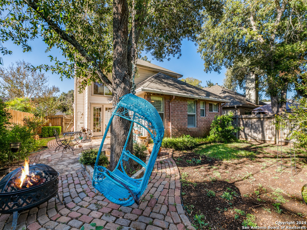 16 Pembroke Lane San Antonio TX 78240
