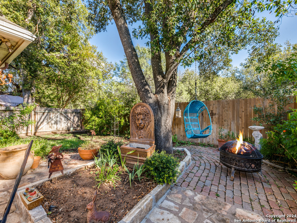 16 Pembroke Lane San Antonio TX 78240