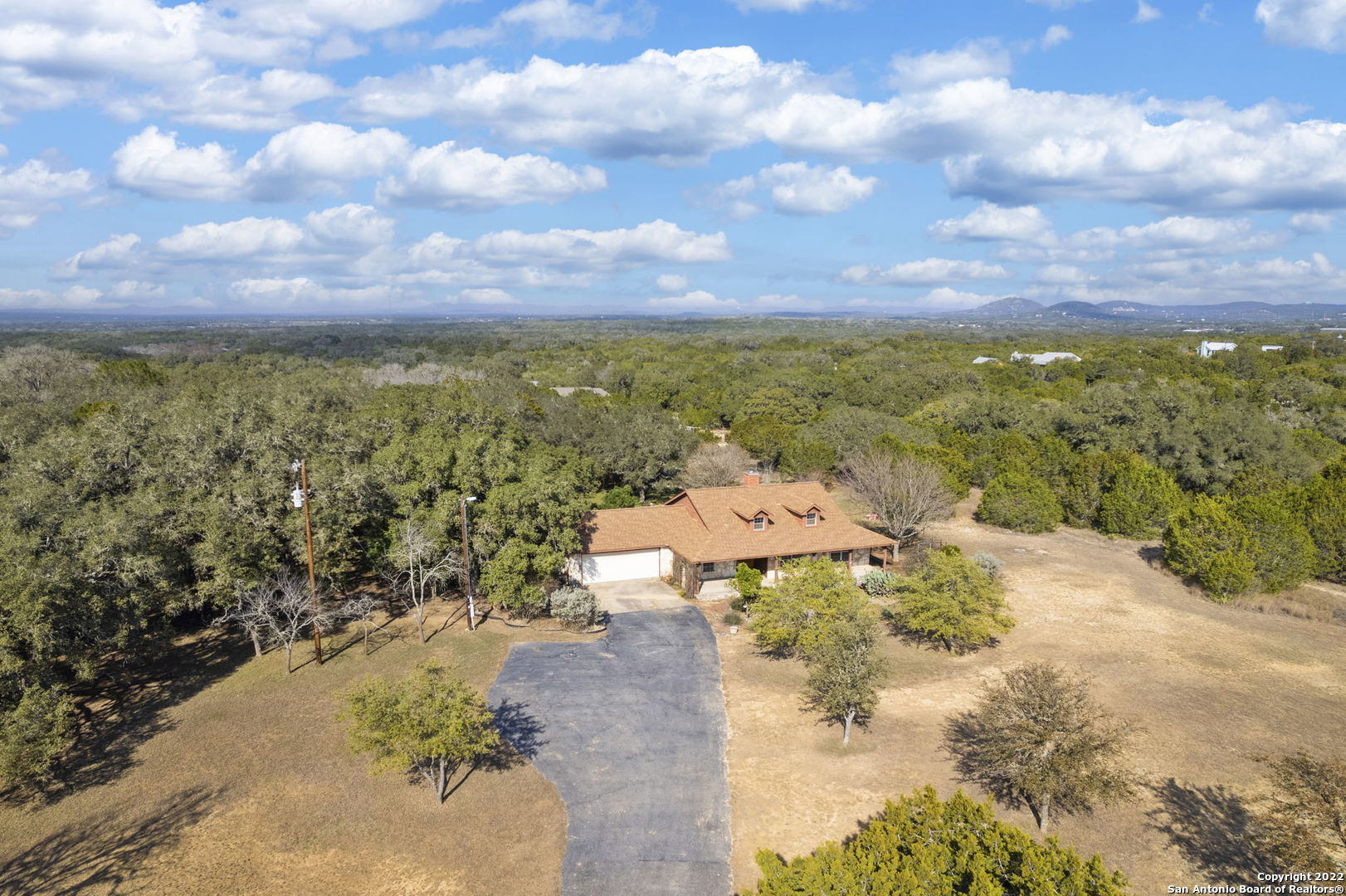 686 Lakepark Drive Lakehills TX 78063