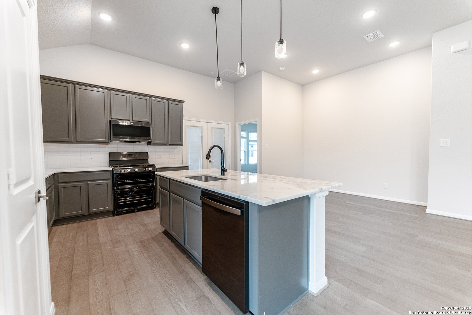 4910 Midland Drive Schertz TX 78108
