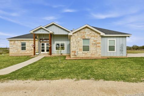 59 Greystone Hills Uvalde TX 78801