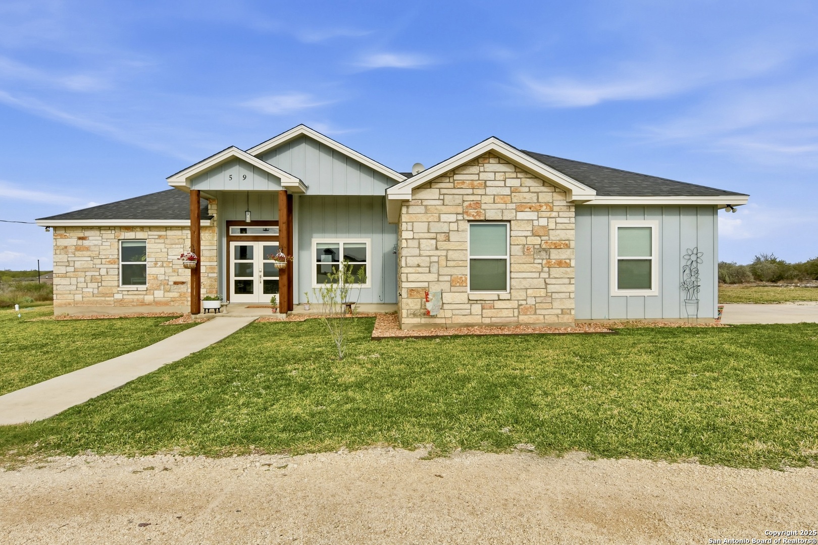 59 Greystone Hills Uvalde TX 78801