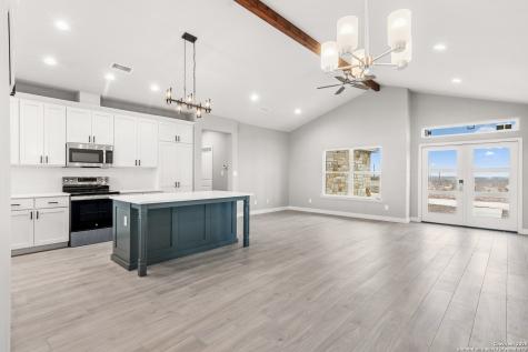 59 Greystone Hills Uvalde TX 78801