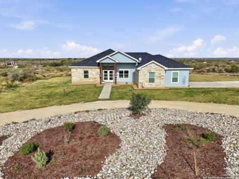 59 Greystone Hills Uvalde TX 78801