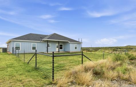 59 Greystone Hills Uvalde TX 78801