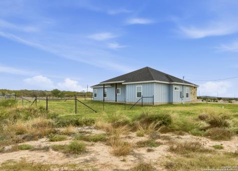 59 Greystone Hills Uvalde TX 78801