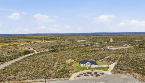 59 Greystone Hills Uvalde TX 78801