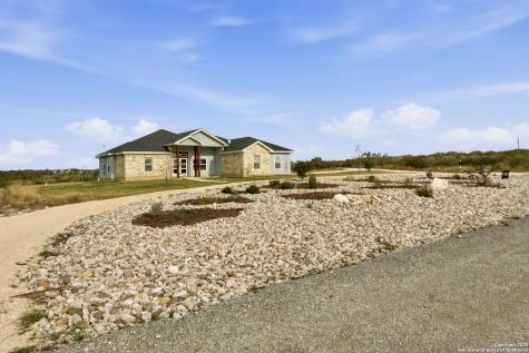 59 Greystone Hills Uvalde TX 78801