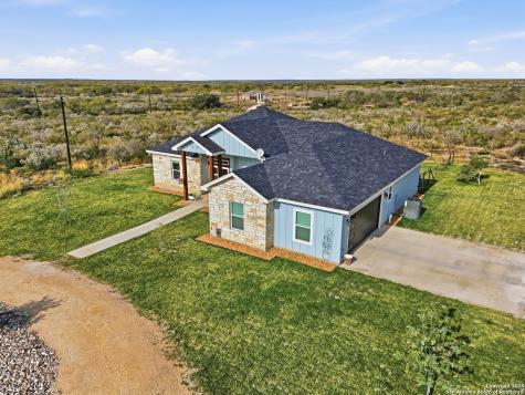 59 Greystone Hills Uvalde TX 78801