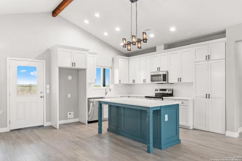 59 Greystone Hills Uvalde TX 78801