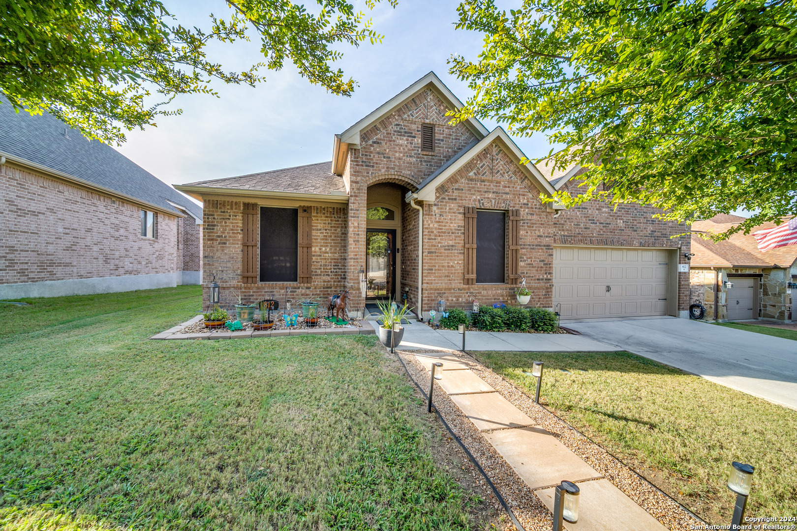 812 Water Oak Schertz TX 78154