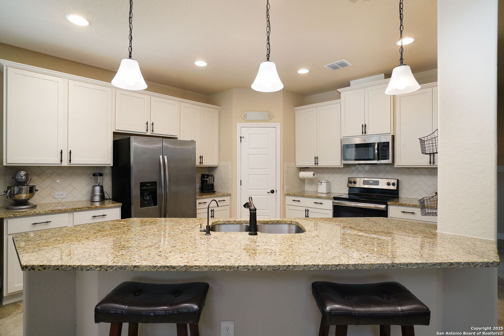 228 Comanche Trail Cibolo TX 78108