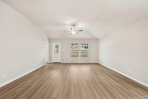 1148 Limestone Ridge Seguin TX 78155