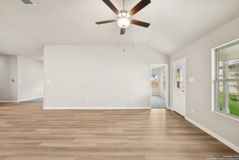 1148 Limestone Ridge Seguin TX 78155