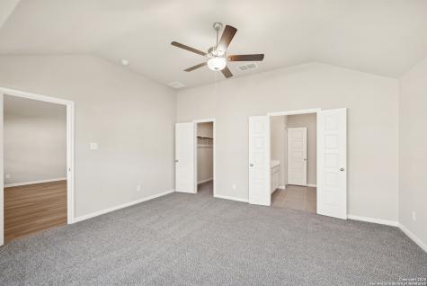 1148 Limestone Ridge Seguin TX 78155