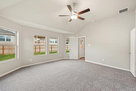 1148 Limestone Ridge Seguin TX 78155