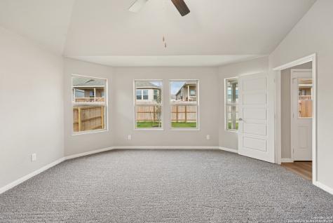 1148 Limestone Ridge Seguin TX 78155