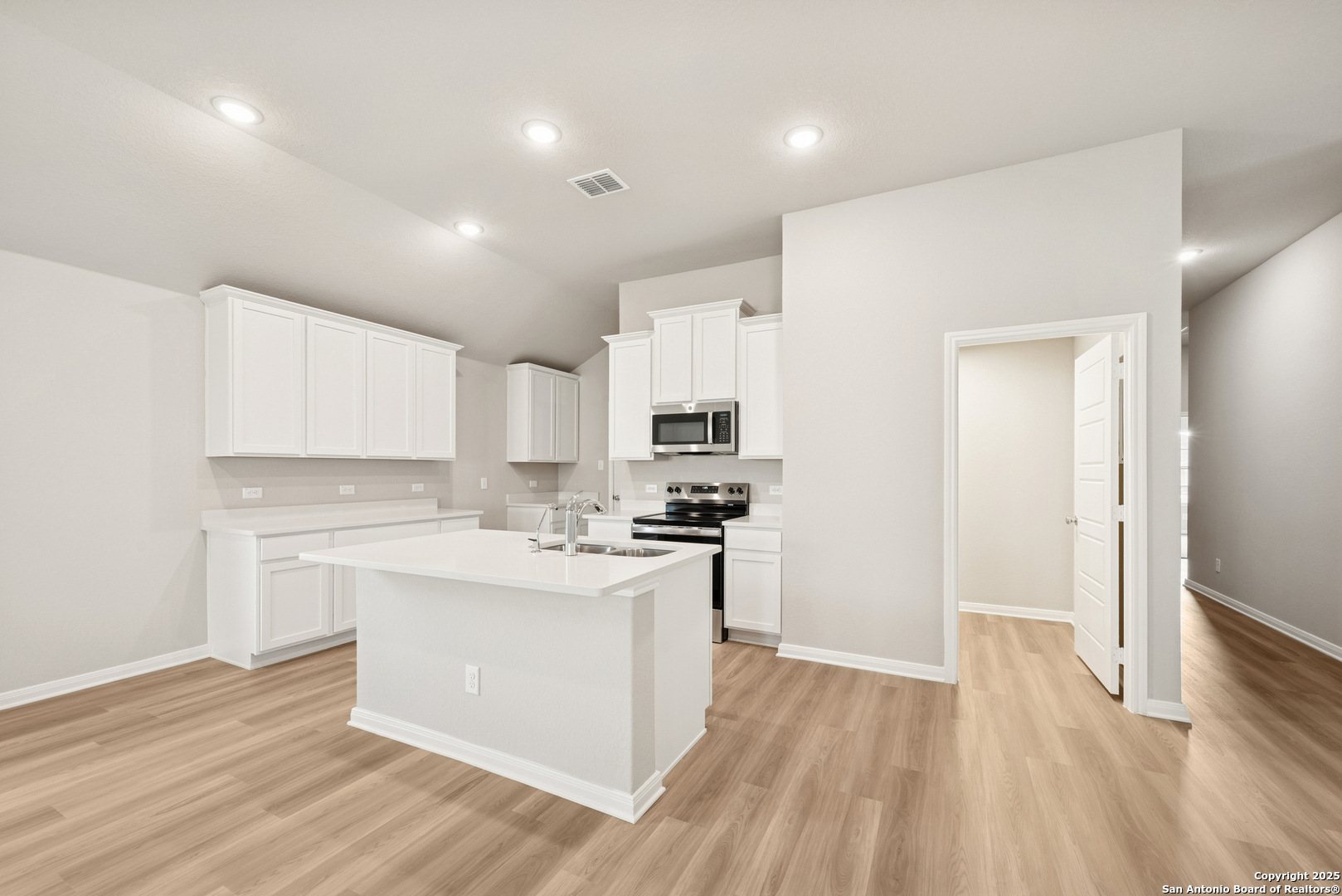 1148 Limestone Ridge Seguin TX 78155