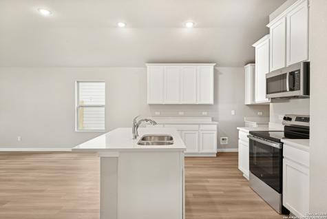 1148 Limestone Ridge Seguin TX 78155