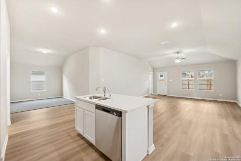 1148 Limestone Ridge Seguin TX 78155