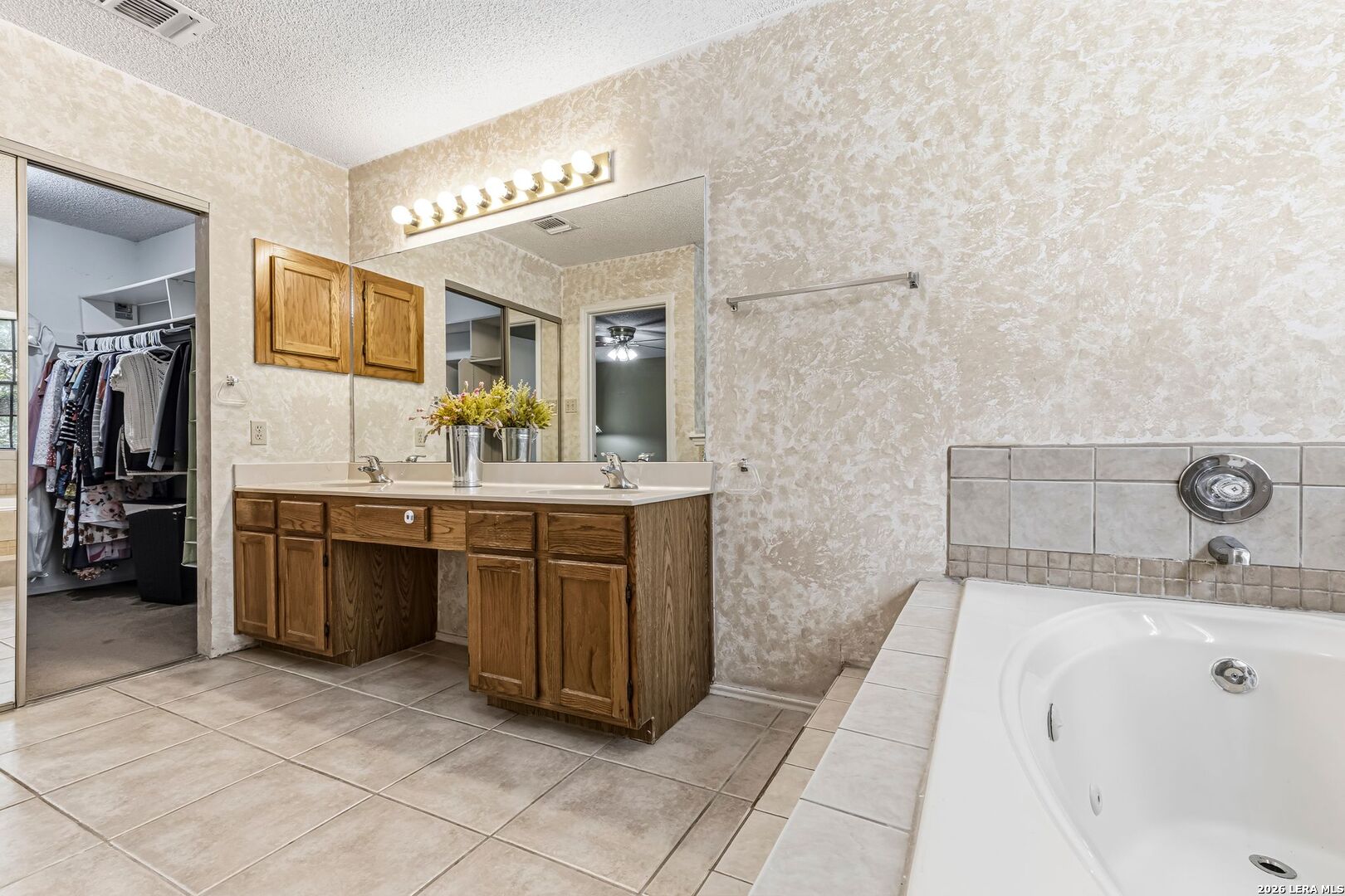 8815 Silent Stream San Antonio TX 78250