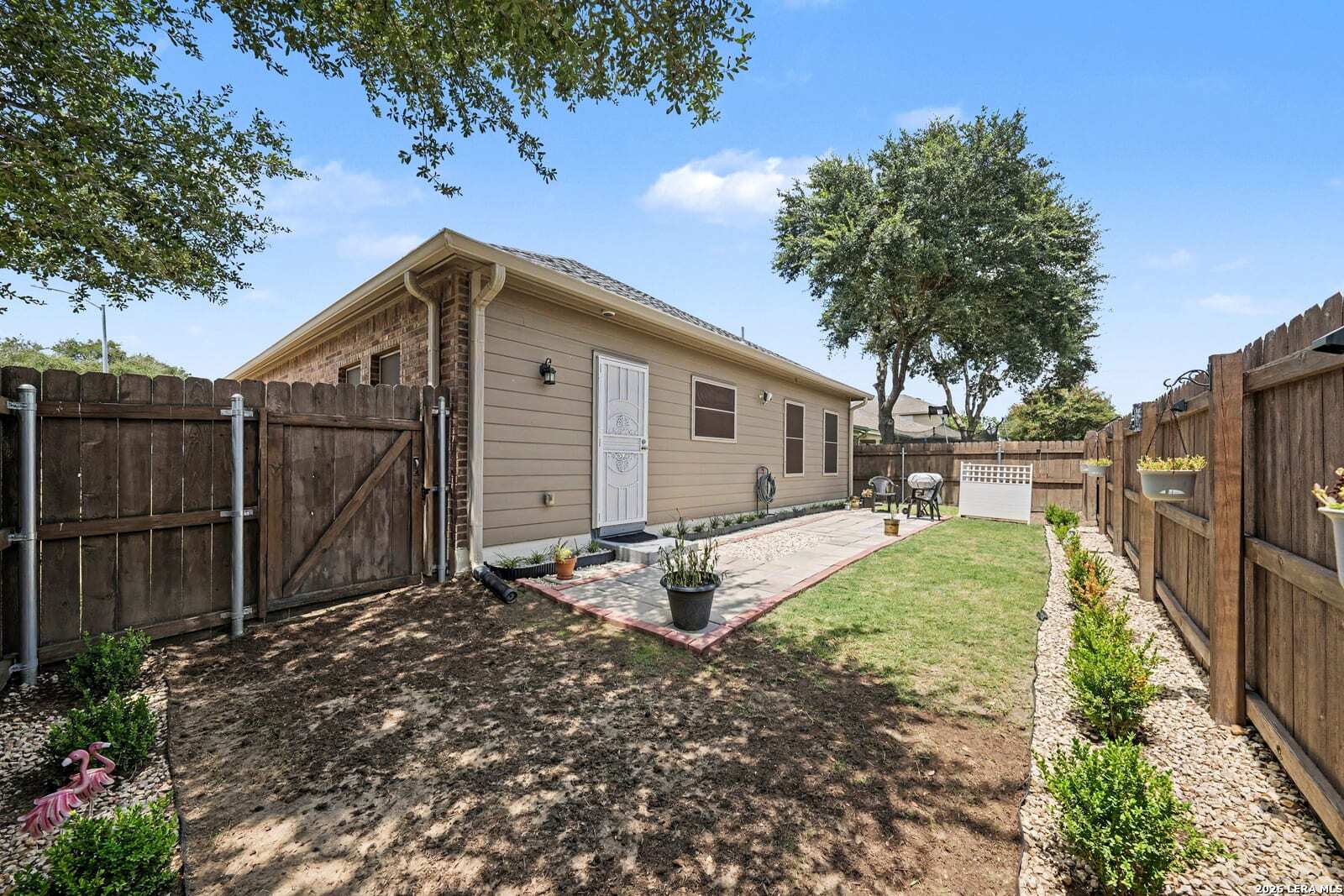 5302 Alonzo Field Converse TX 78109