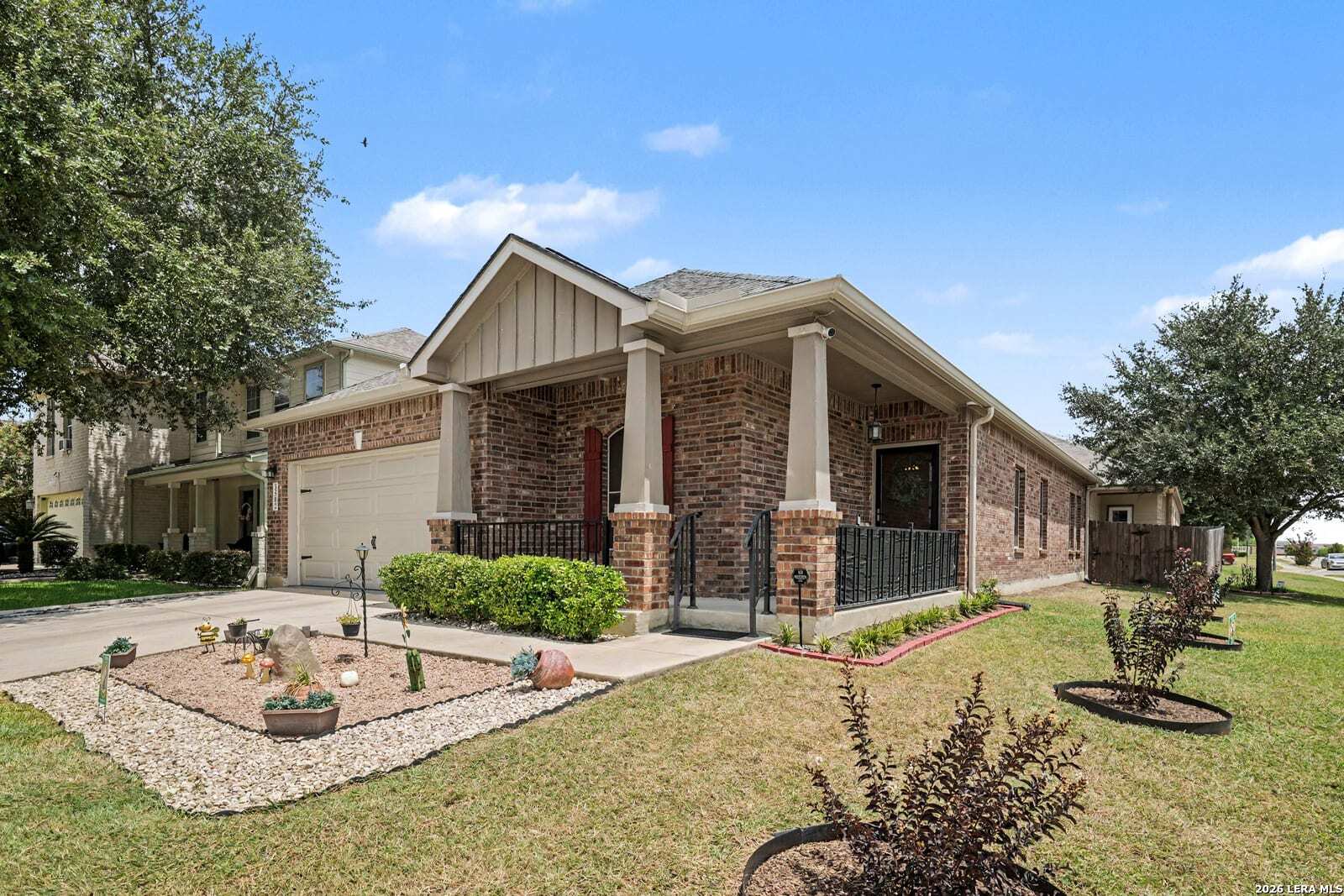 5302 Alonzo Field Converse TX 78109
