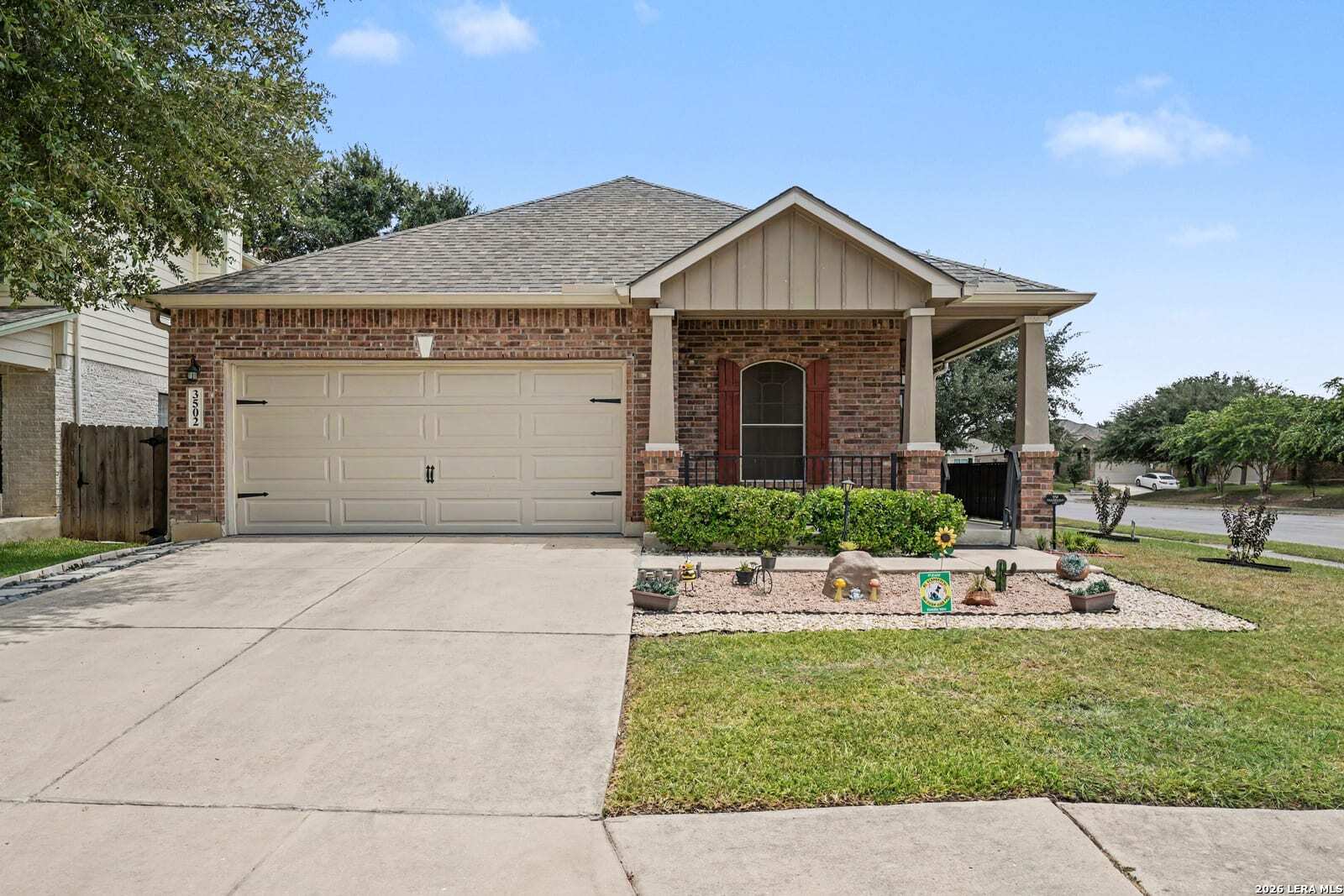 5302 Alonzo Field Converse TX 78109