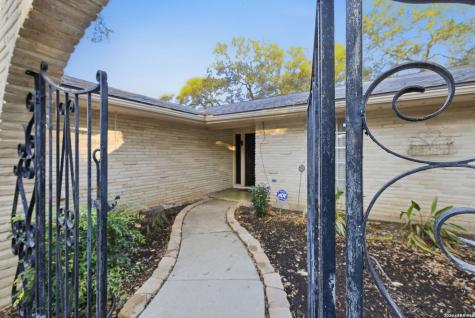 103 Castleoaks Castle Hills TX 78213
