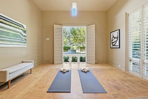 136 S Tower Drive San Antonio TX 78232