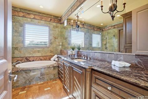 136 S Tower Drive San Antonio TX 78232