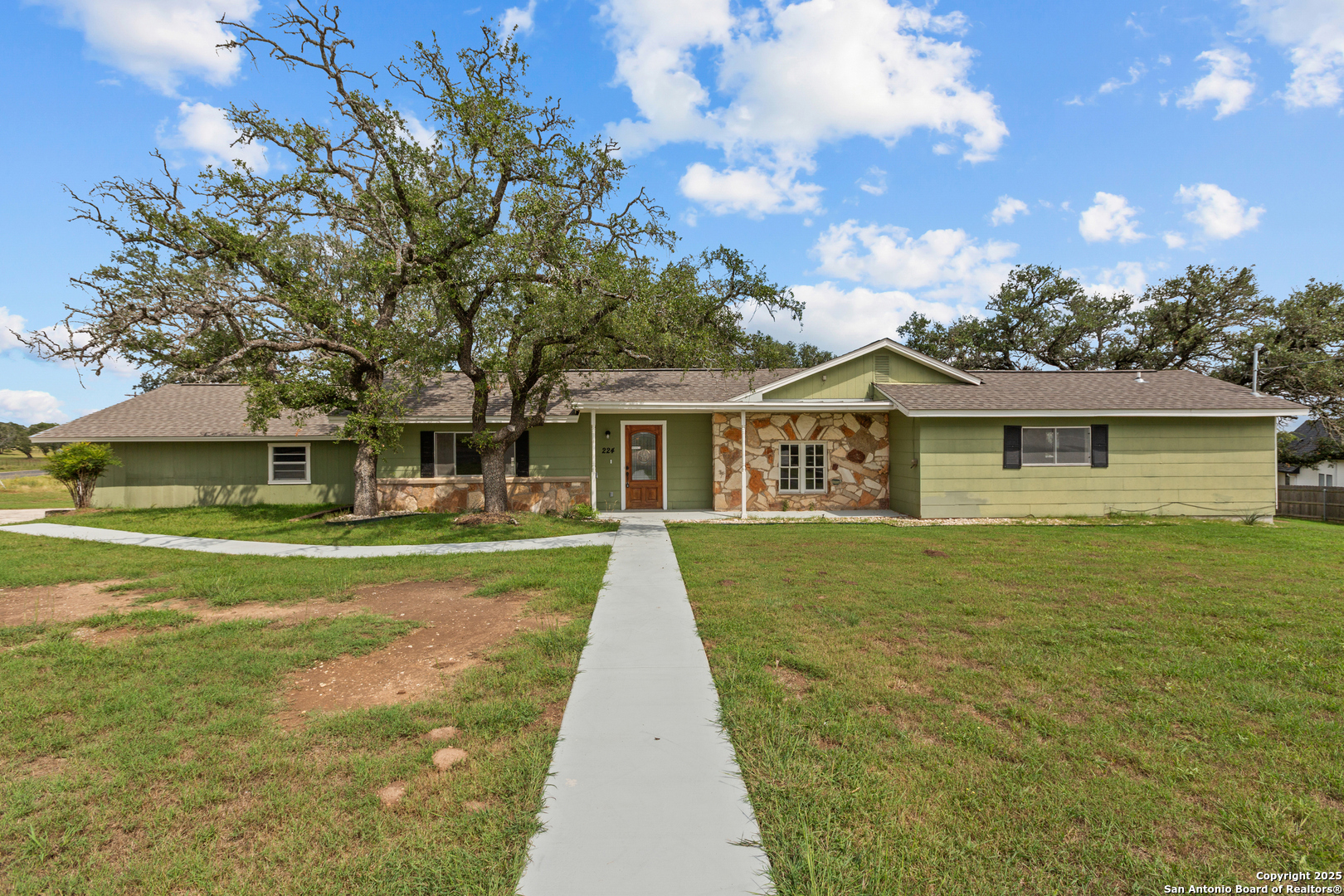 224 W Lower Crabapple Fredericksburg TX 78624