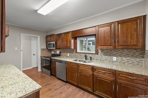 224 W Lower Crabapple Fredericksburg TX 78624