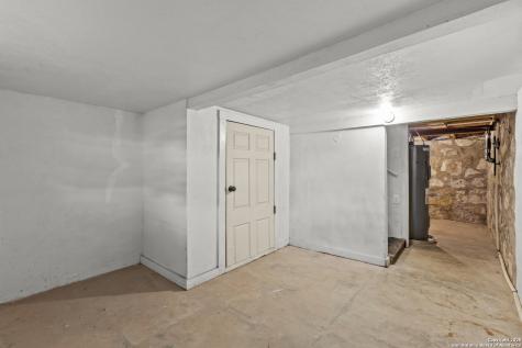 224 W Lower Crabapple Fredericksburg TX 78624