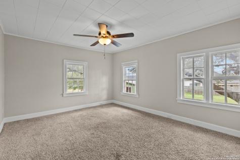224 W Lower Crabapple Fredericksburg TX 78624