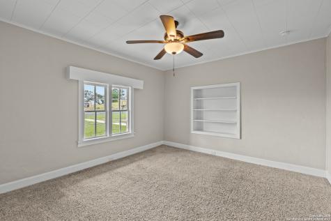 224 W Lower Crabapple Fredericksburg TX 78624