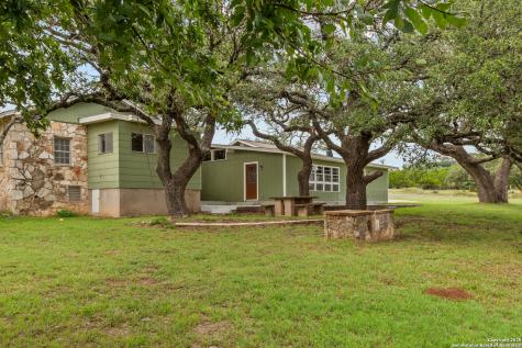 224 W Lower Crabapple Fredericksburg TX 78624