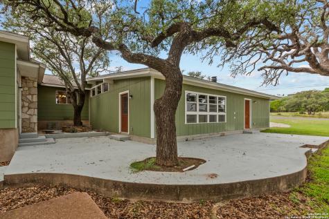 224 W Lower Crabapple Fredericksburg TX 78624